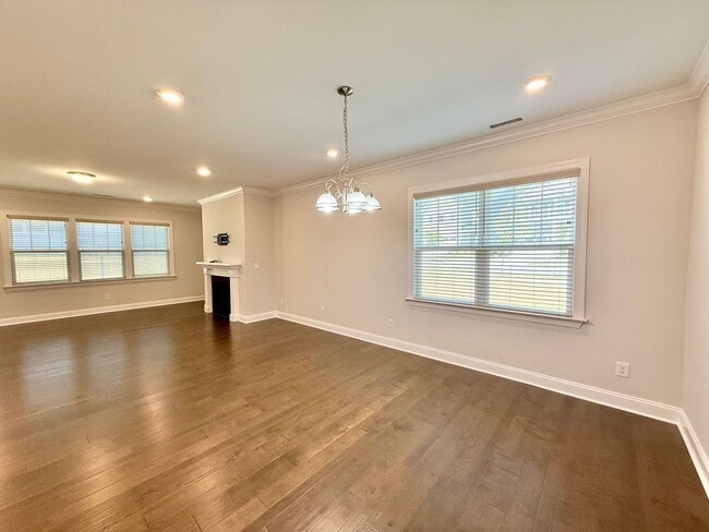 Building Photo - Stunning 5BD, 3BA Raleigh Home Within the ...
