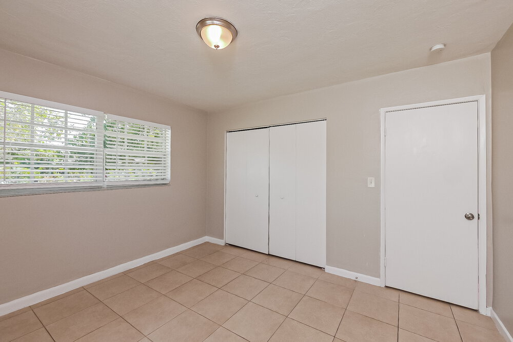 Building Photo - 1107 NW 15th Ct