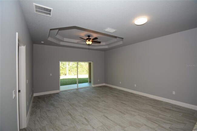 Building Photo - 25 Rosepetal Ln