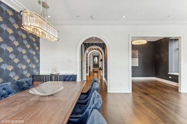 Building Photo - 118 E Erie St