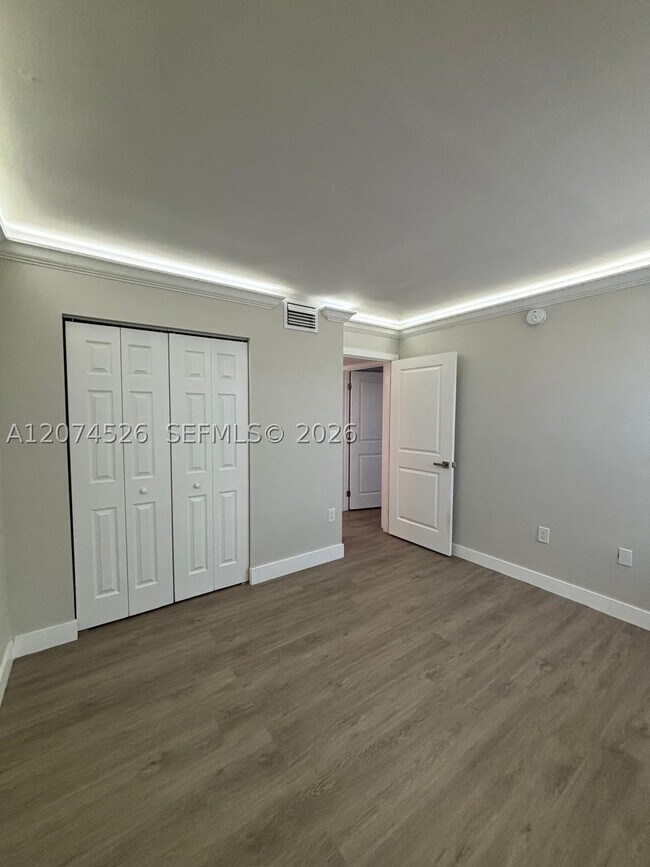 Building Photo - 12400 NW 11th Ln
