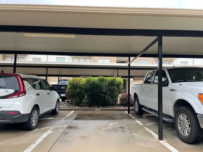 Building Photo - Westview Condo's