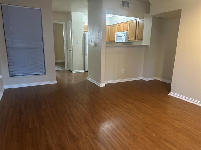 Building Photo - 9817 Walnut St