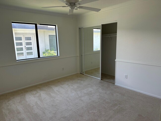Building Photo - 97 Don Quixote Dr