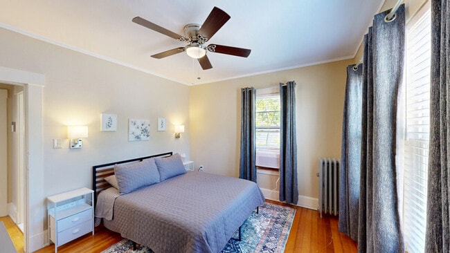 Building Photo - 128 1/2 Elm Street-SI ID1380181P