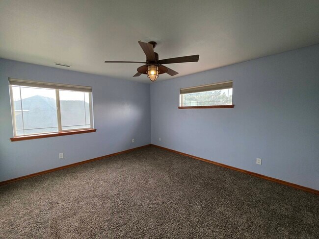 Building Photo - 3493 Hanstead St