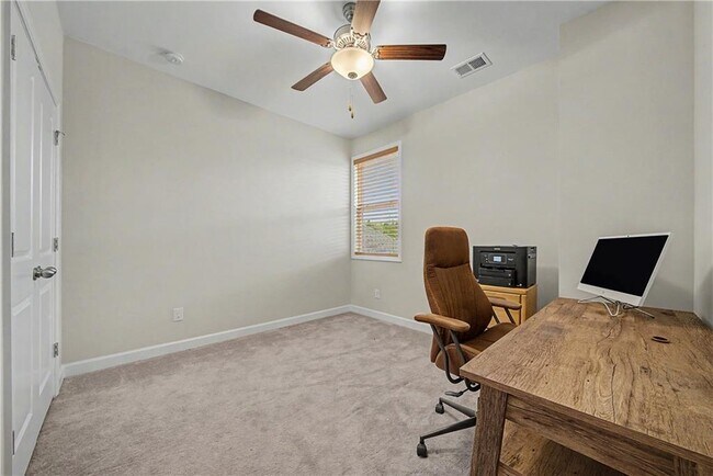 Building Photo - 165 Mansfield Dr