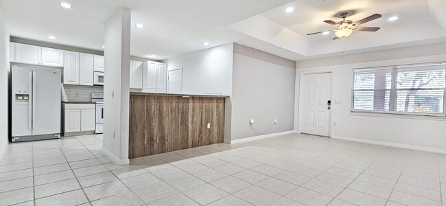 Building Photo - 1819 E Royal Tern Ln