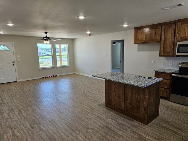 Building Photo - 1013 Brown Ct