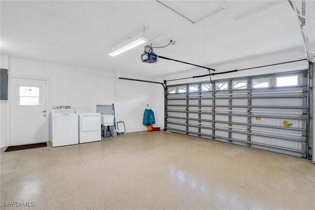 Building Photo - 226 Willowick Dr