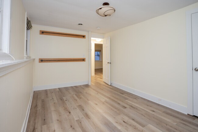 Bedroom 1 - 89 Park St
