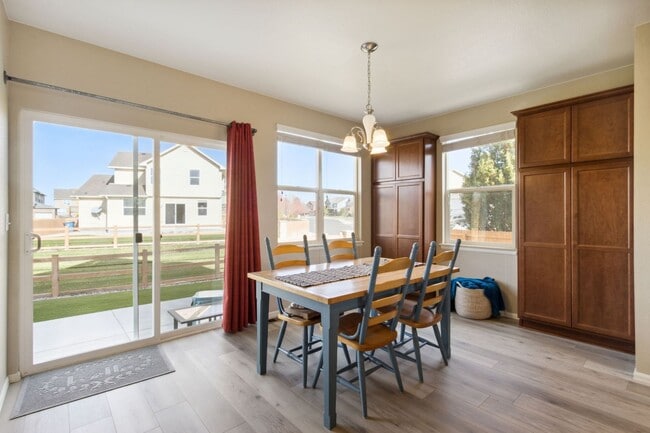 Building Photo - Modern and Updated 3-Bedroom, 2.5 Bathroom Home with Solar in Windshire Park