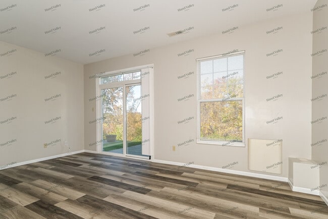 Building Photo - 4947 Heritage Heights Cir