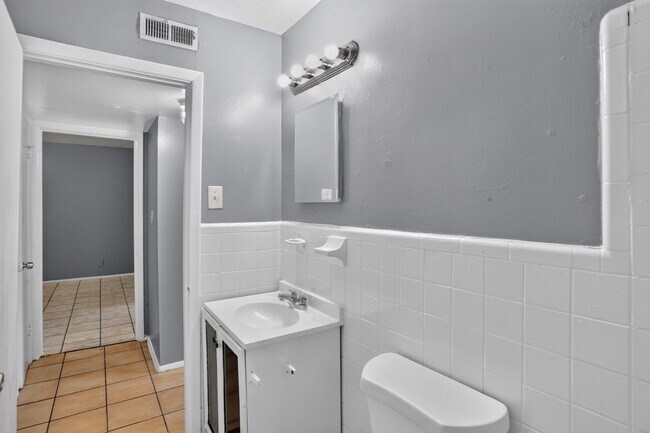Building Photo - 609 Allen Dr