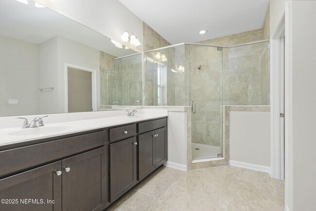 Building Photo - 299 Clarys Run