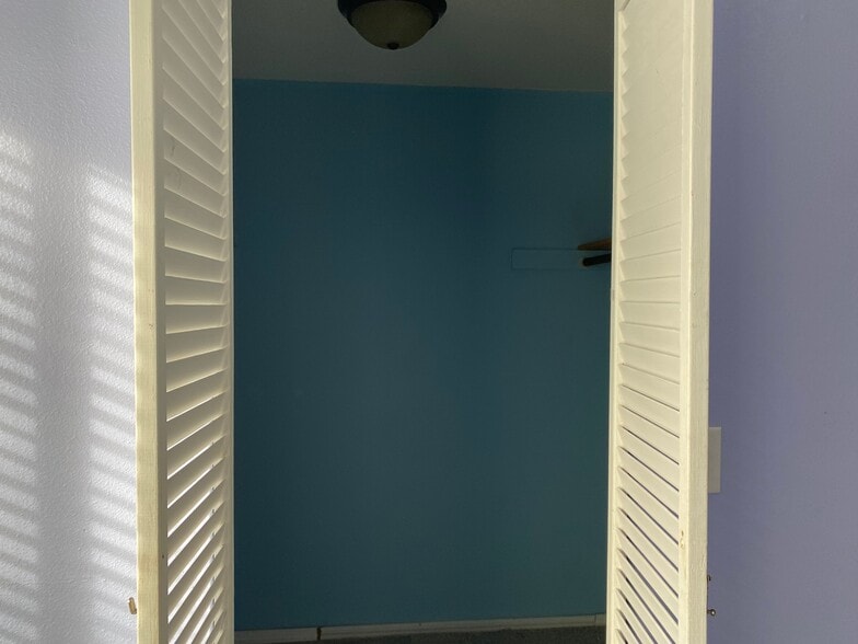 Building Photo - 33640 27th Pl SW