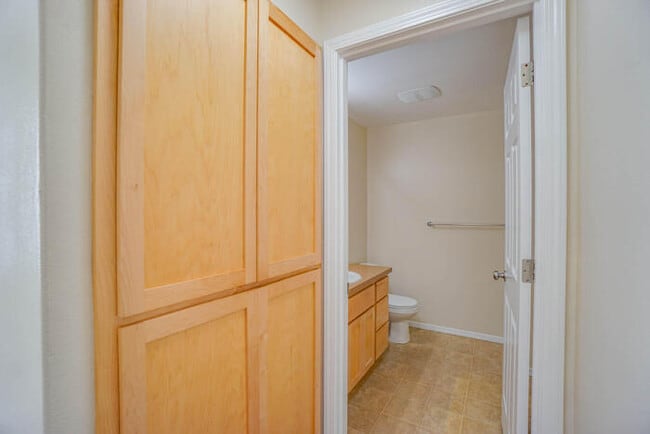 Building Photo - THREE BEDROOM WITH FENCED YARD