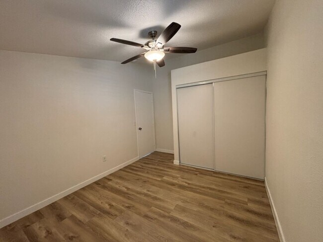 Building Photo - 5650 Ensenada Way