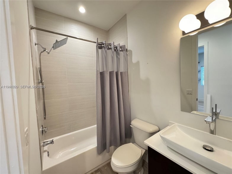 Building Photo - 2933 SW 27th Terrace