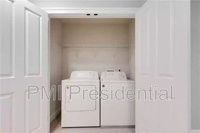 Building Photo - 1107 N 27th St