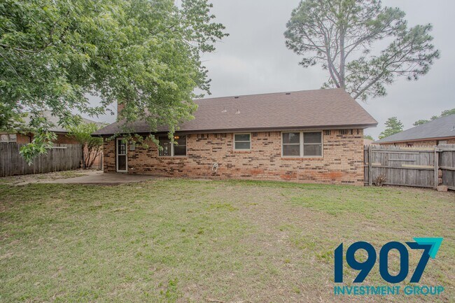 Building Photo - 1200 N Patterson Dr
