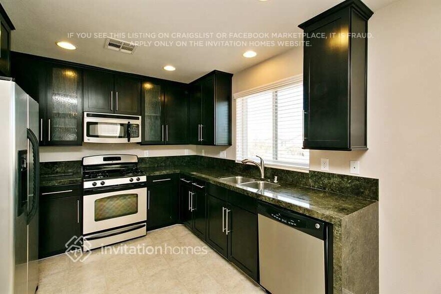 Building Photo - 11030 Toscano Gardens St