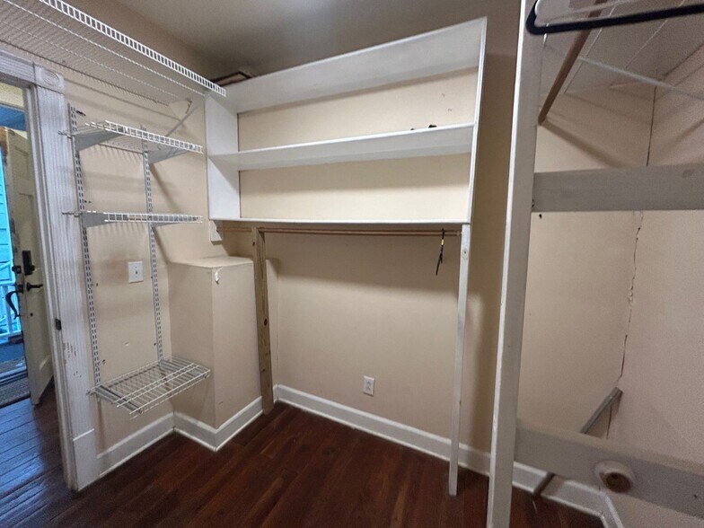 Building Photo - 13 Elizabeth St