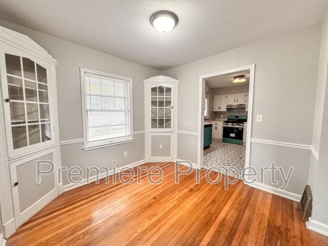 Building Photo - 6020 Raytown Rd