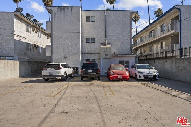 Building Photo - 14333 Haynes St