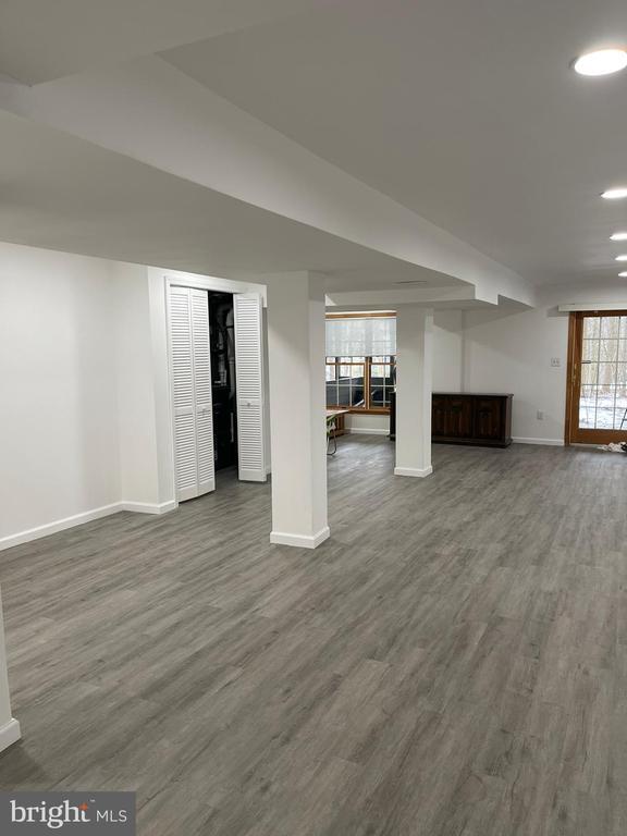 Building Photo - 45 Coriander Dr