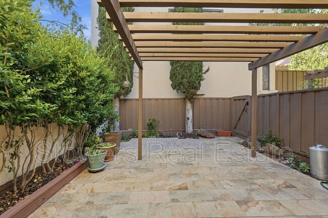 Building Photo - 500 Churchill Downs Ct