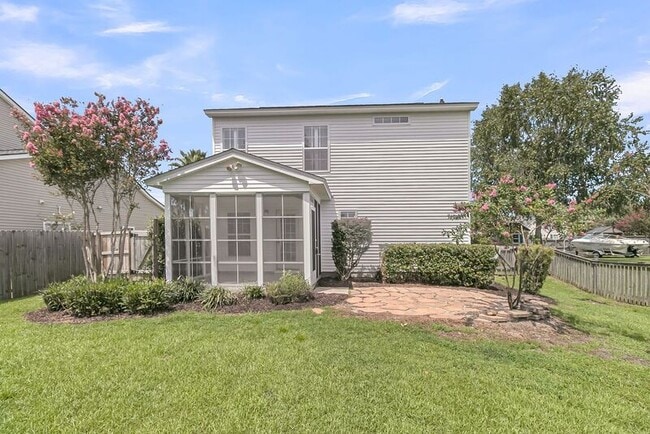 Building Photo - 403 Dovetail Cir