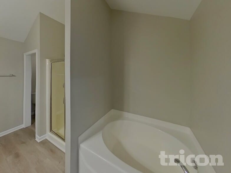 Building Photo - 2215 Oakland Downs Way