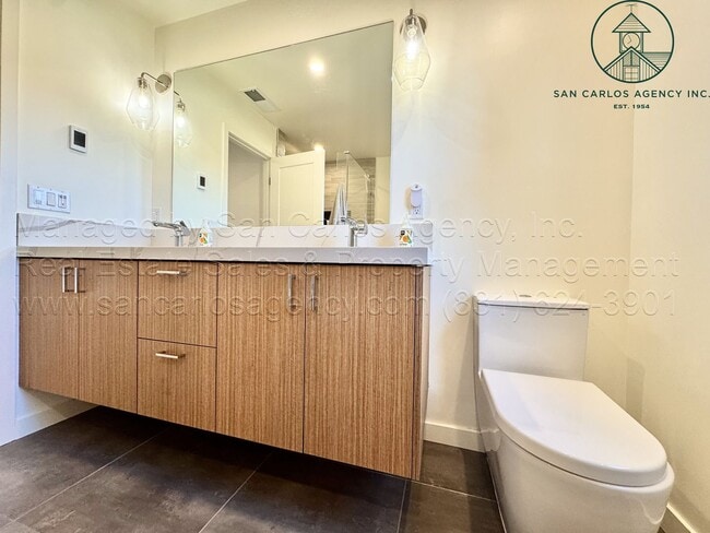 Building Photo - Newly Remodeled Four Bedroom Mission Field...