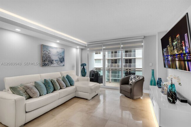 Building Photo - 6917 Collins Ave