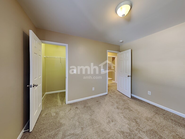 Building Photo - 148 Bellfare Dr