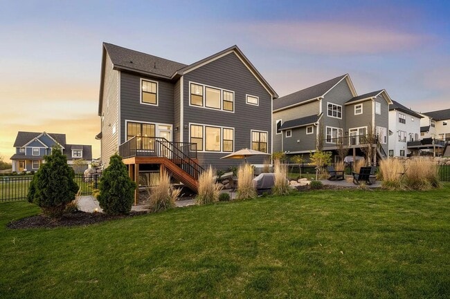 Building Photo - Absolutely stunning woodbury property for ...