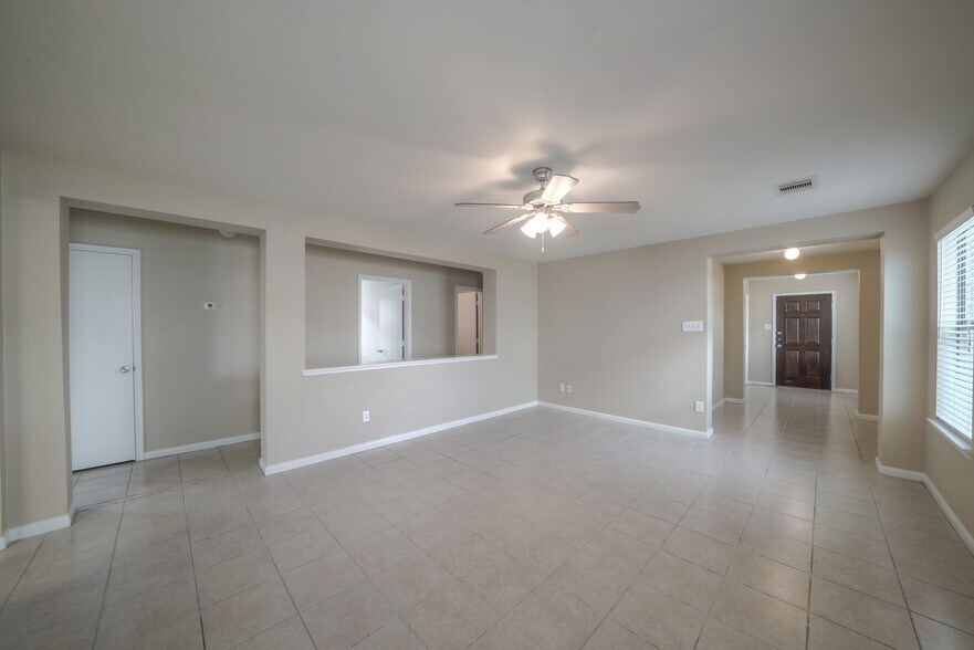 Building Photo - 20727 Cypress Crescent Ln