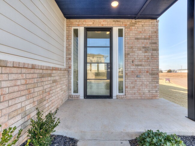 Building Photo - Beautiful New Construction Home in Edmond/...