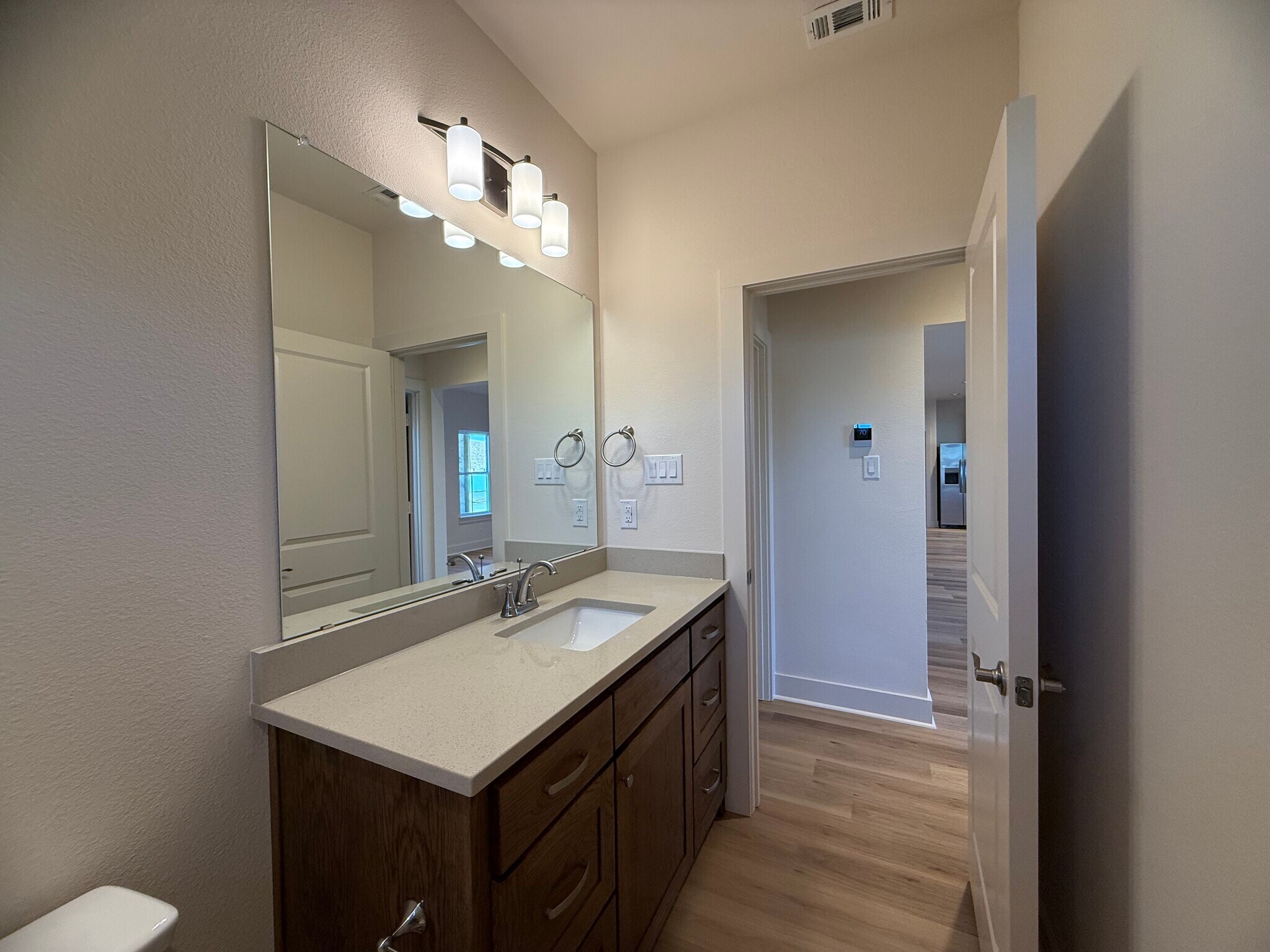 Building Photo - 207 Railroad Ave