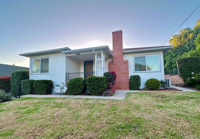 Building Photo - Beautifully Remodeled Unit on the East Side of Santa Barbara