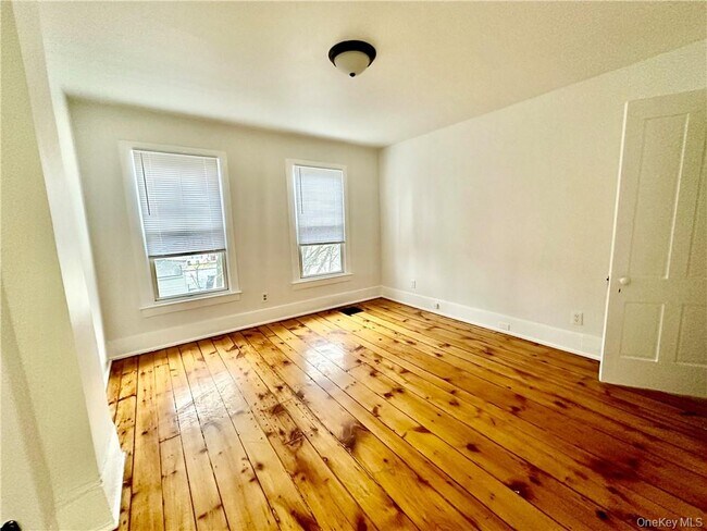 Building Photo - 9 Hornbeck Ave