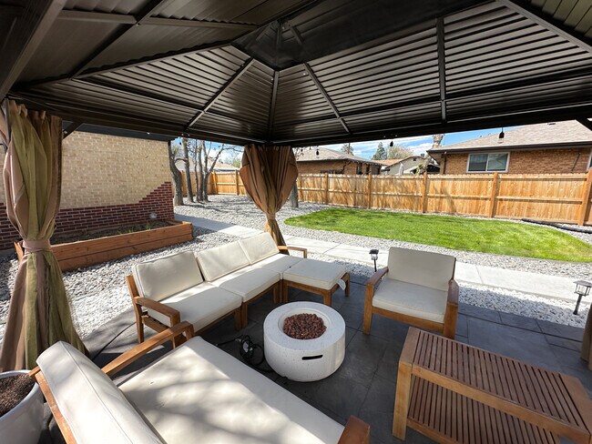 Backyard - 525 Perry St