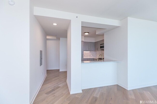 Building Photo - 401 Harrison St