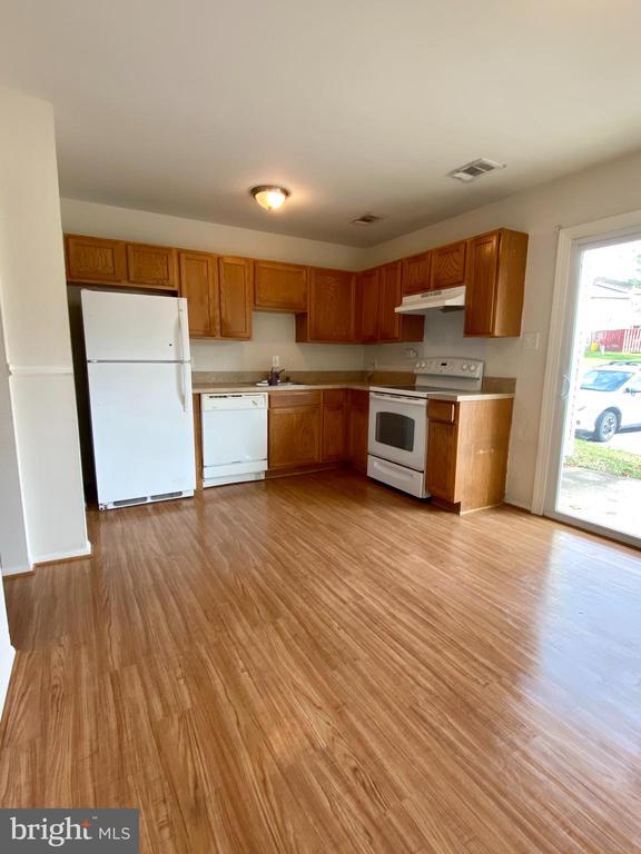 Building Photo - 2 Heritage Ct