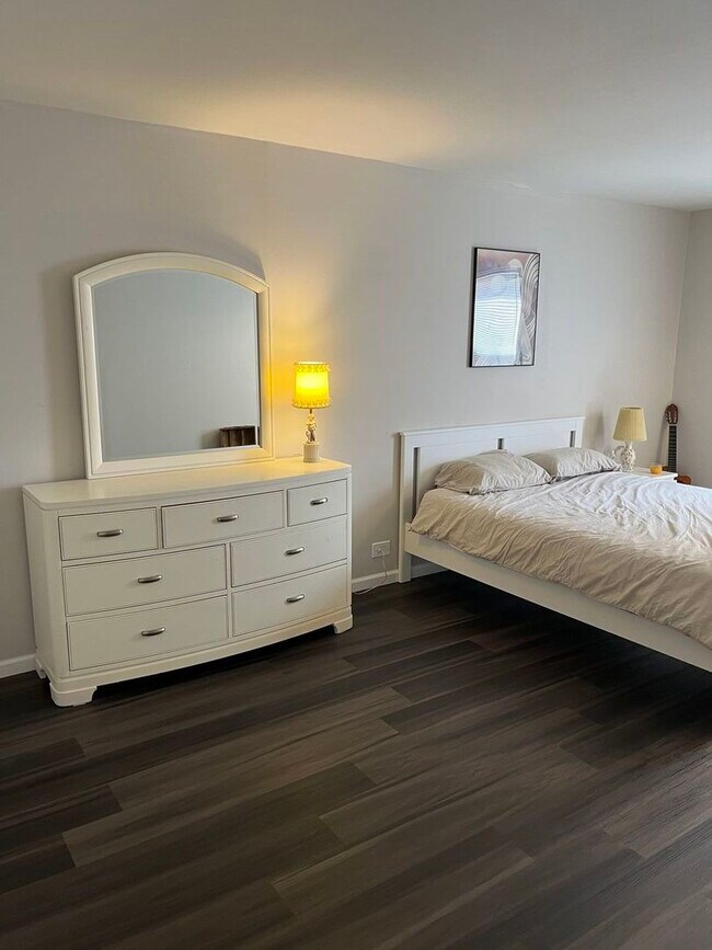 Building Photo - 5101 Carriage Way Dr