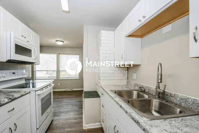 Building Photo - 11058 Perham Dr