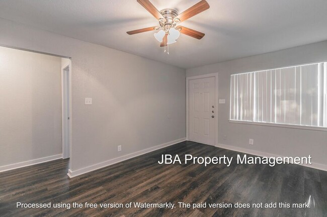 Building Photo - 3515 Selk Ave