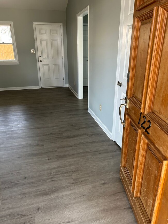 Building Photo - 122 Windsong Rd