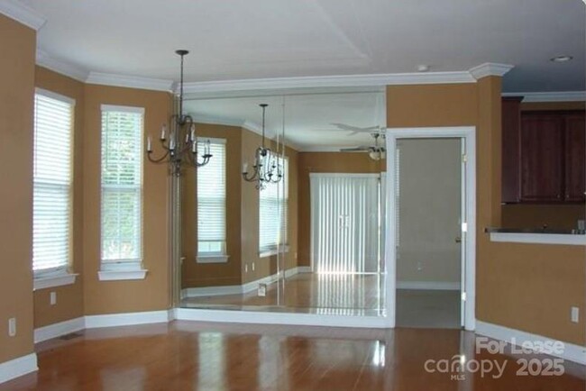 Building Photo - 6431 Park Pond Dr